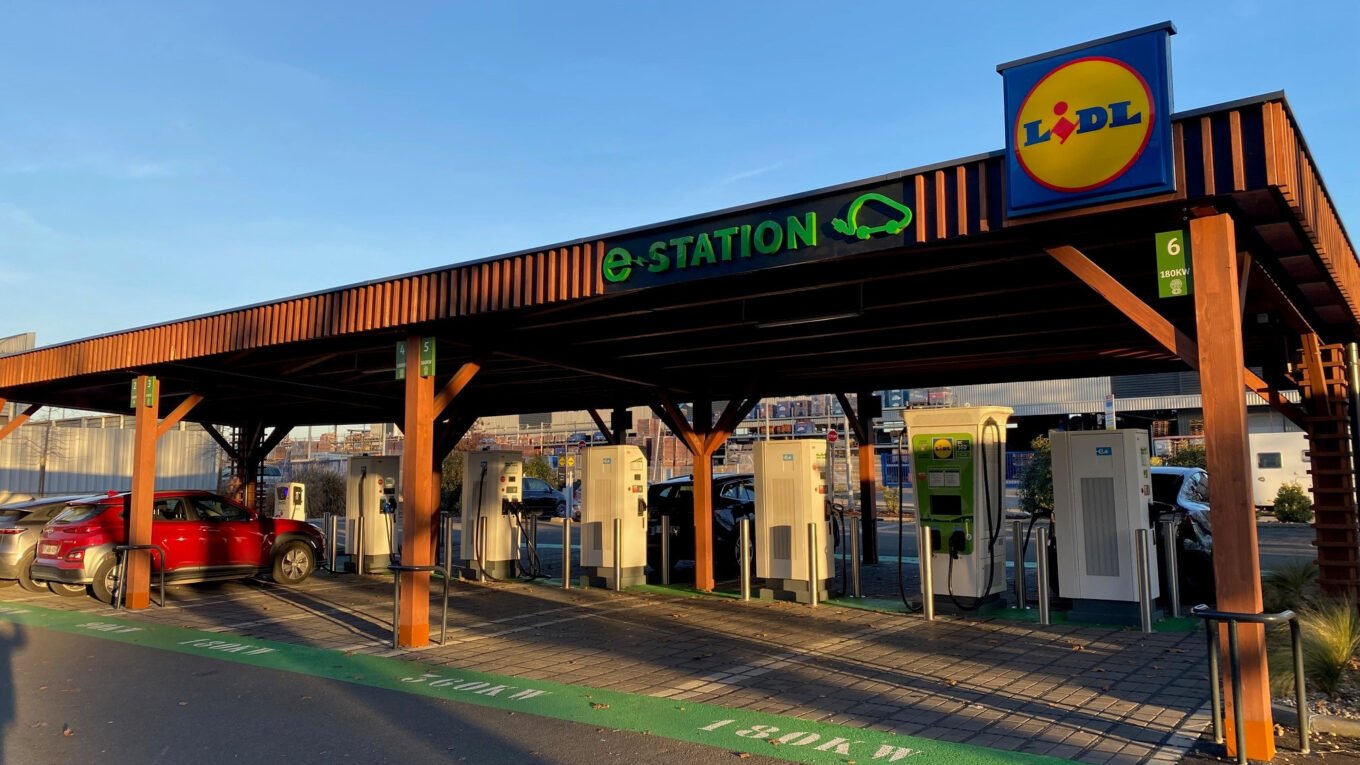 Bornes de recharge Lidl : tarifs, puissance et emplacements